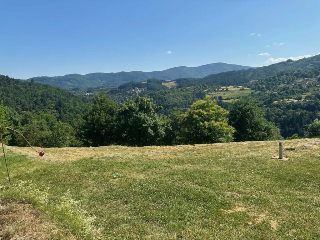 Propriété en pierre rénovée  243 m² habitables  Vue imprenable  Vallée de l&rsquo;Eyrieux