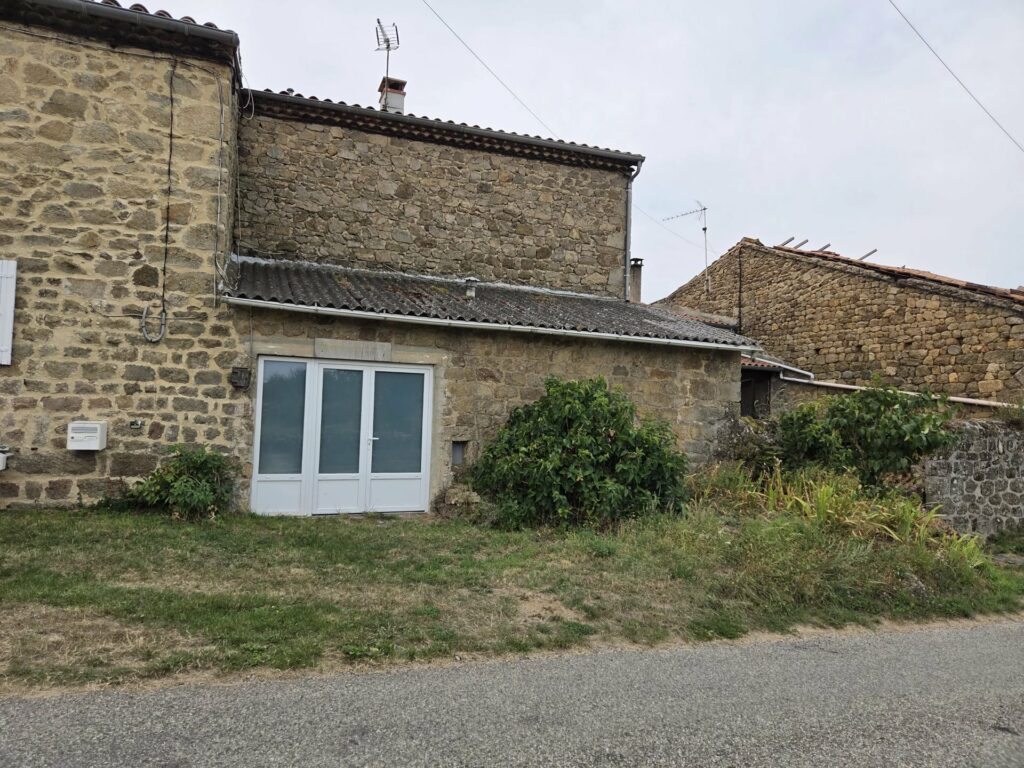 Maison en pierre à rénover avec ruine à réhabiliter