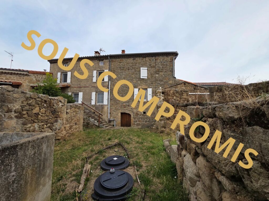 Maison en pierre à rénover avec ruine à réhabiliter