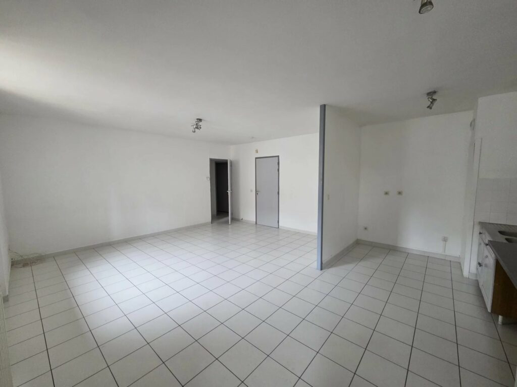 A VENDRE Immeuble de rapport à SAINT AGREVE 07 – 4 APPARTEMENTS  RENTABILITÉ IMMEDIATE  IDÉAL INVESTISSEUR