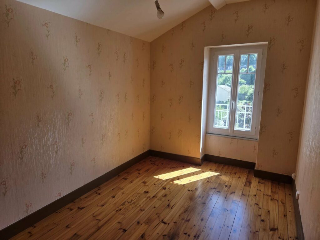Maison de caractère en pierre  246 m²  – Jardin