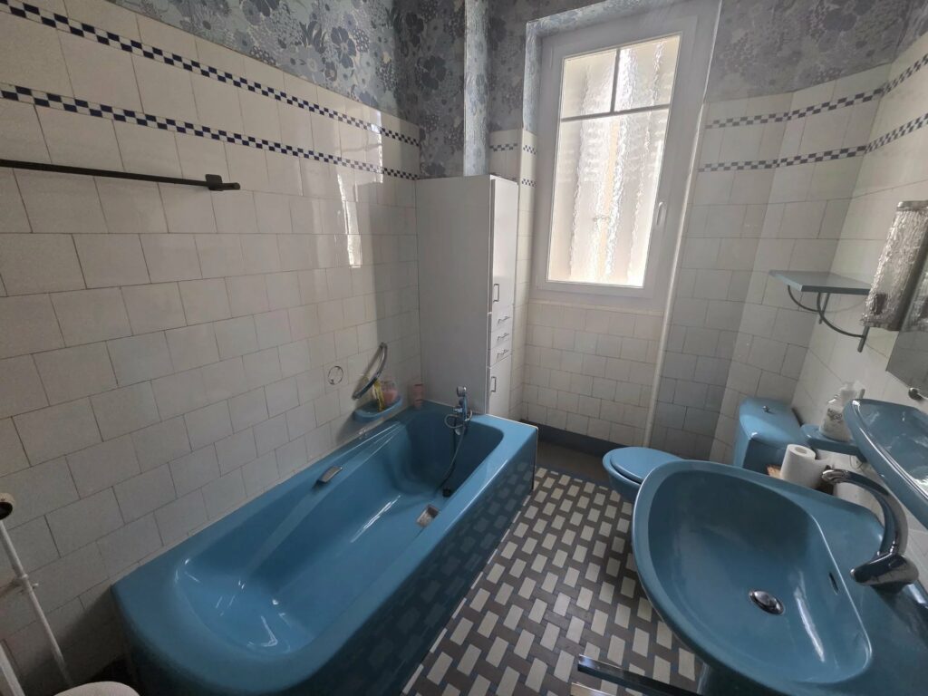 Maison de caractère en pierre  246 m²  – Jardin