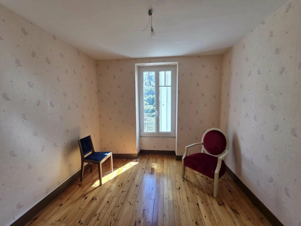 Maison de caractère en pierre  246 m²  – Jardin