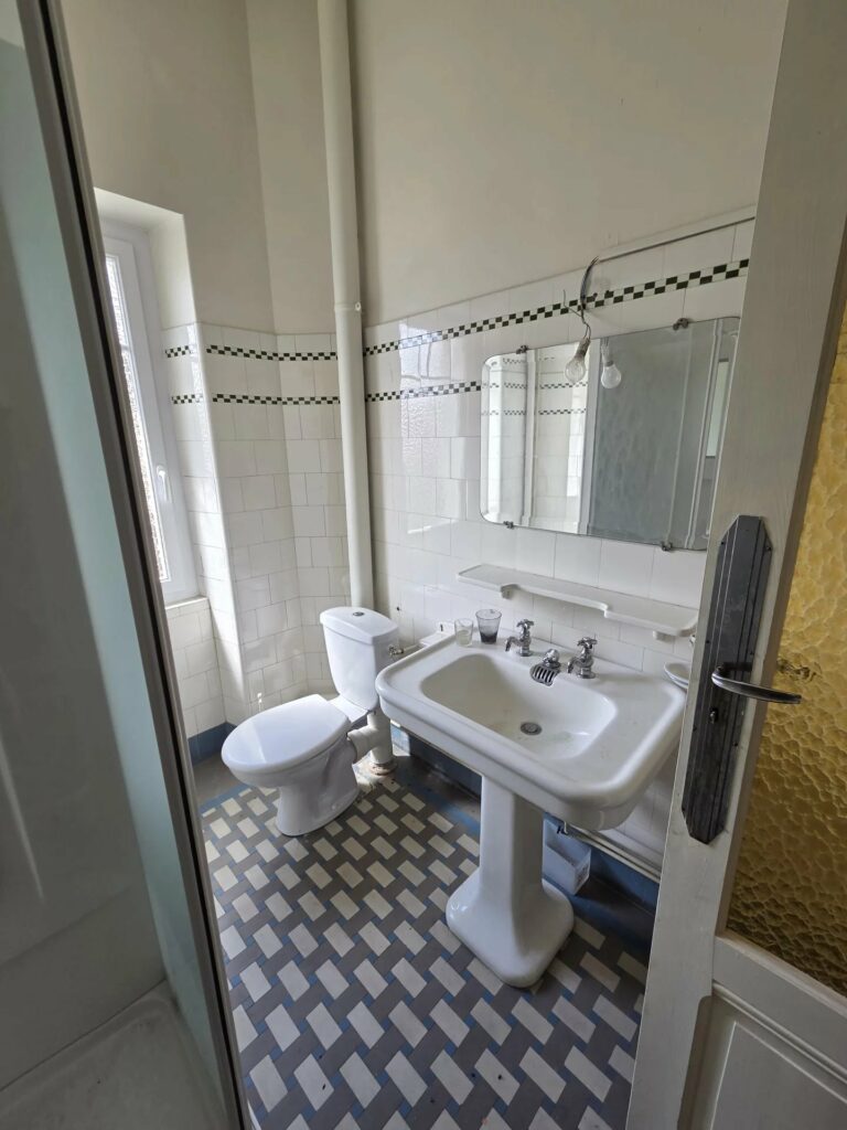 Maison de caractère en pierre  246 m²  – Jardin