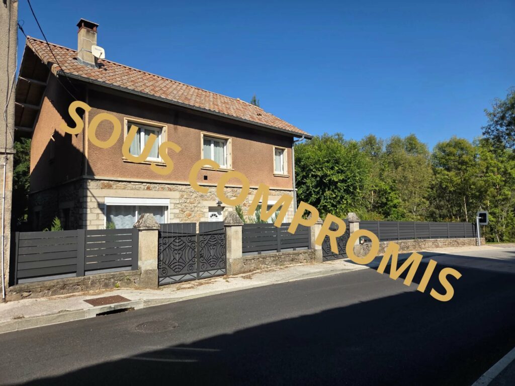 SAINT BASILE – Maison avec grand terrain
