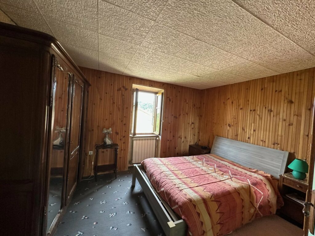 Maison en pierre – BOUCIEU LE ROI