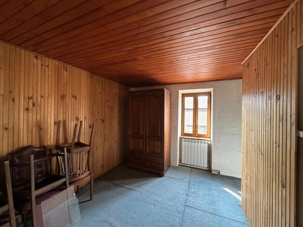 Maison en pierre – BOUCIEU LE ROI