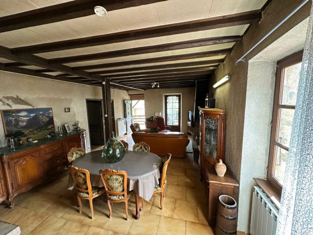 Maison en pierre – BOUCIEU LE ROI