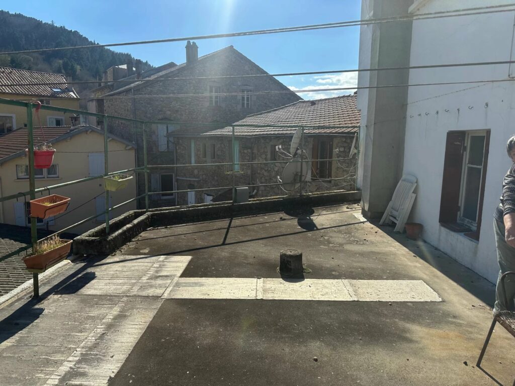 Centre Ville de Lamastre ancien hôtel