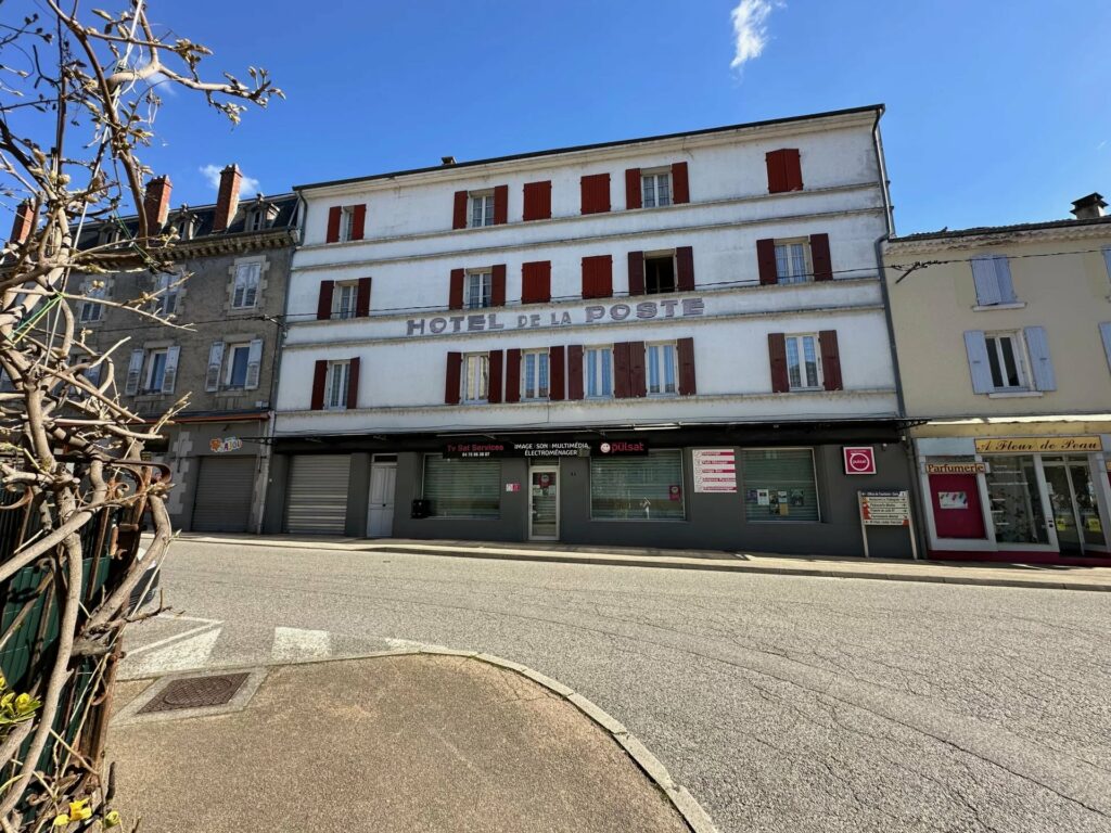 Centre Ville de Lamastre ancien hôtel