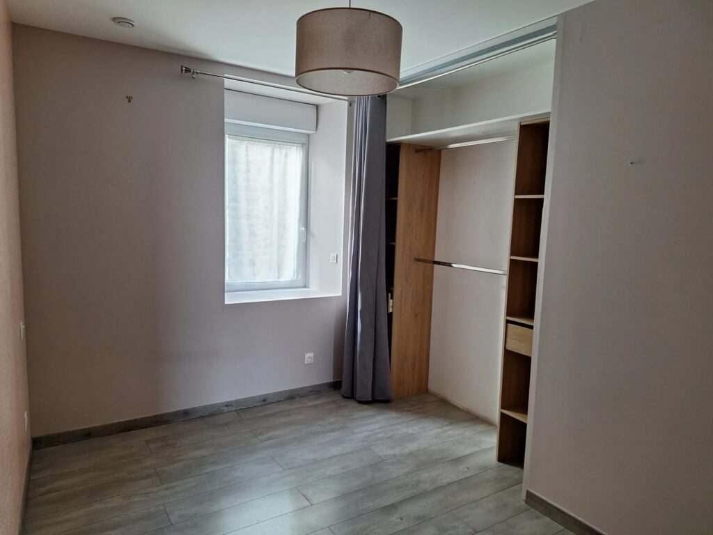 07 – Ardèche Verte – Lamastre – Maison de rue tout confort entièrement rénovée avec terrasse