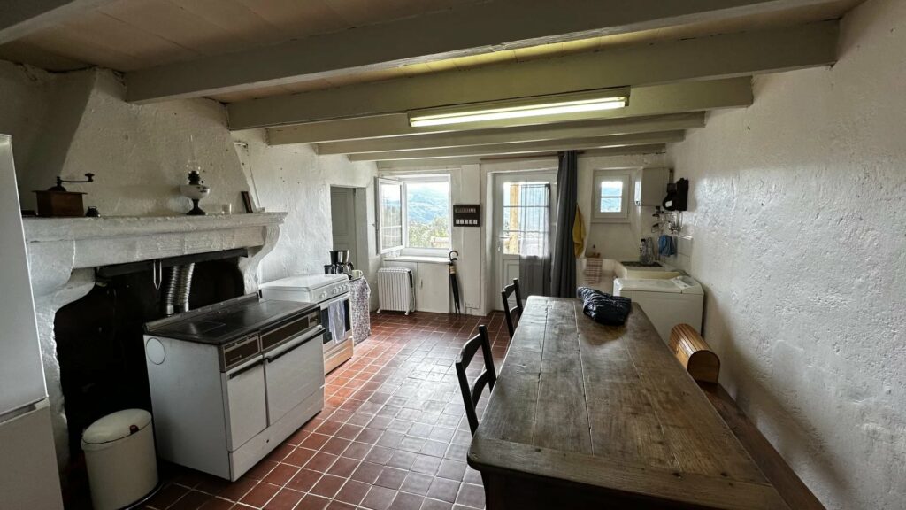 Maison en pierre à rénover avec ruine à réhabiliter