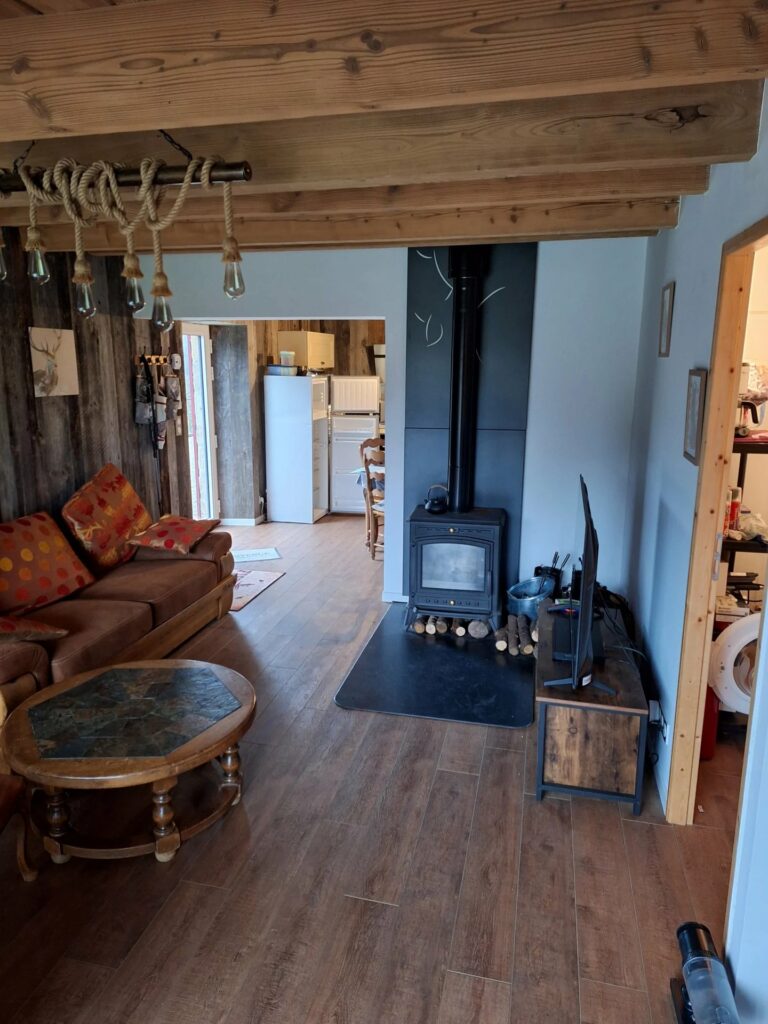 Propriété en pierre avec dépendances