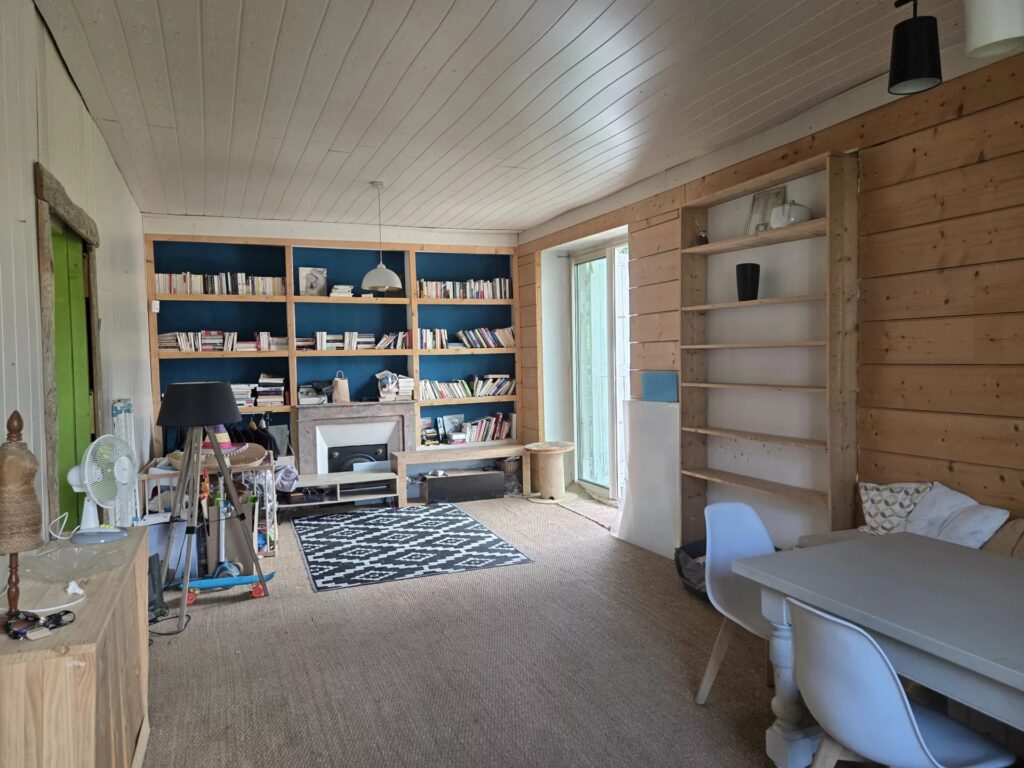 Maison offrant de nombreuses possibilités d&rsquo;aménagement à LAMASTRE