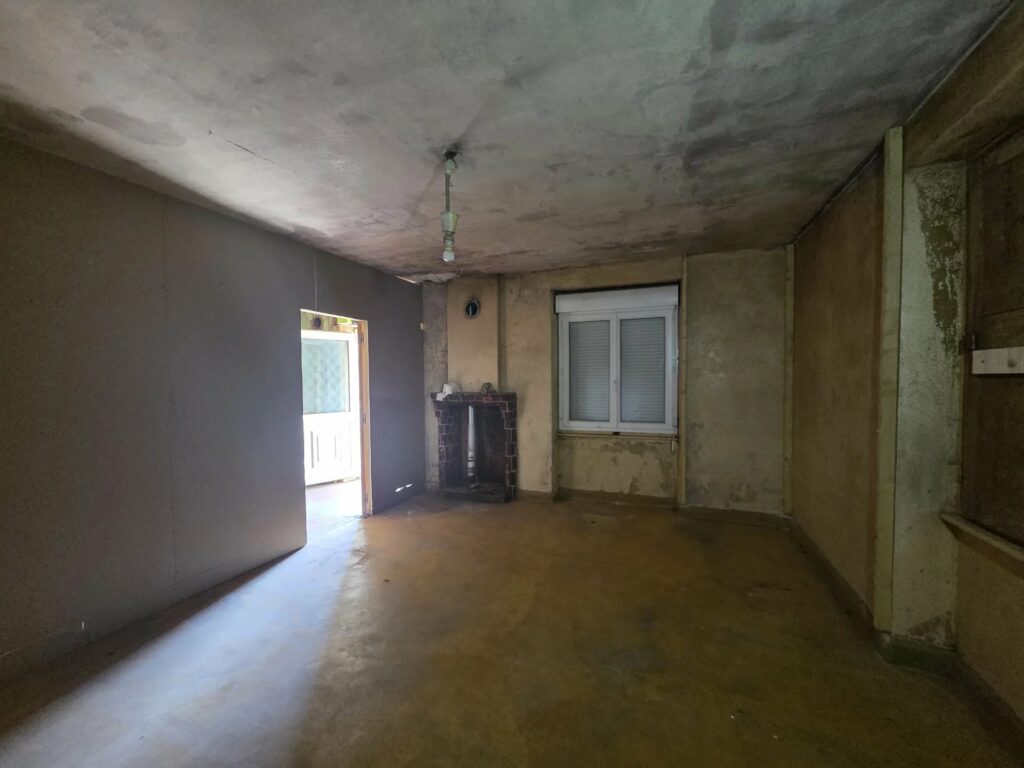 Maison entièrement à rénover