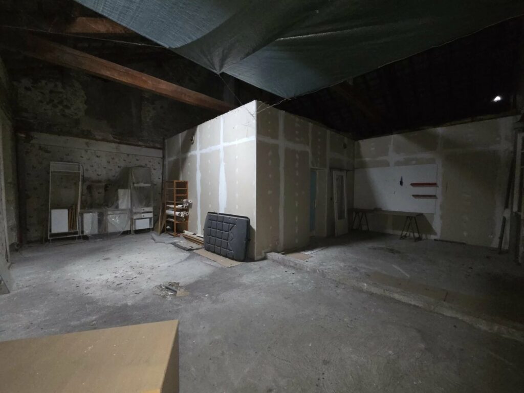 LAMASTRE – Grande maison – Jardin