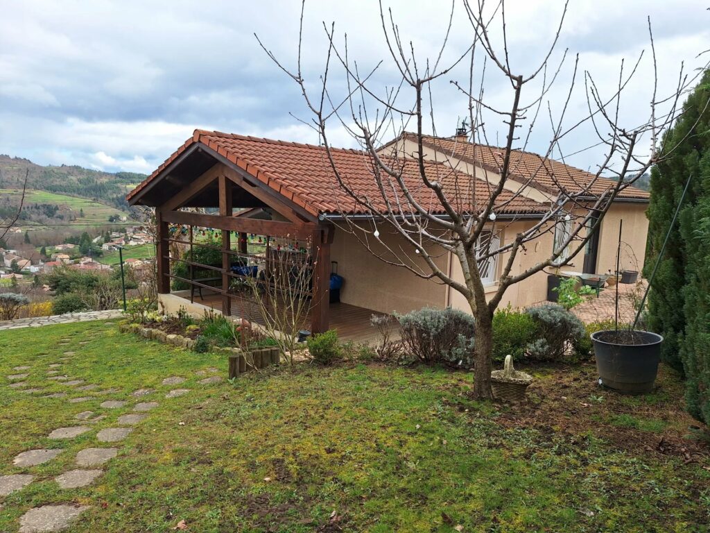 Maison de Plain-Pied avec Jardin à Désaignes