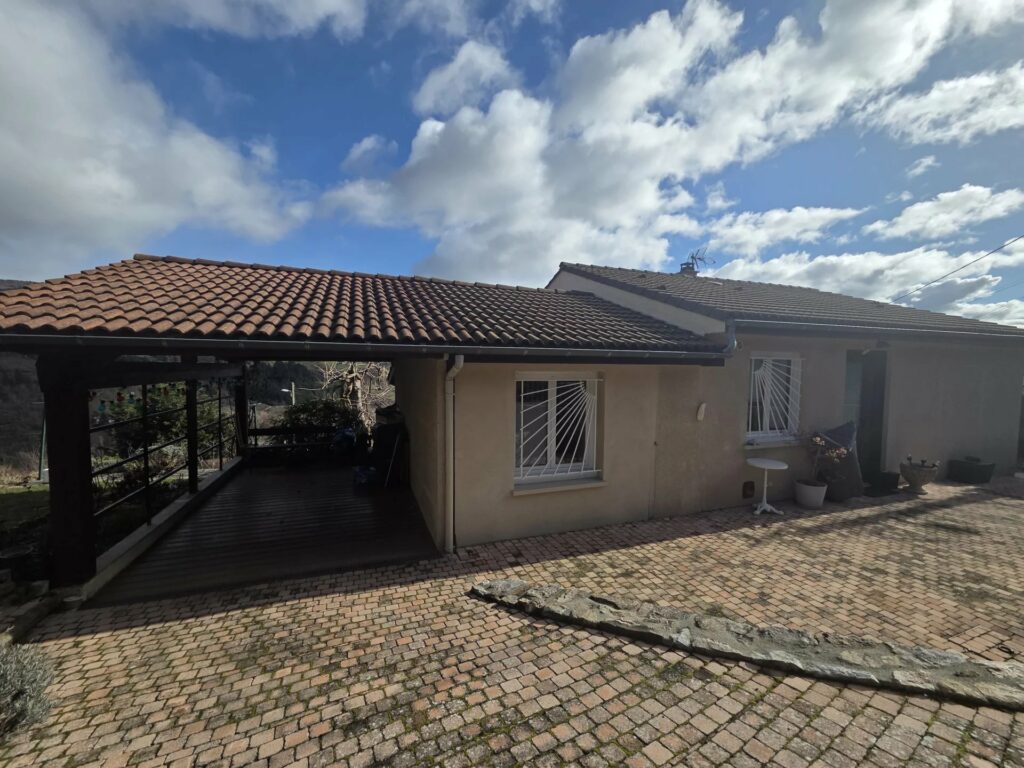 Maison de Plain-Pied avec Jardin à Désaignes