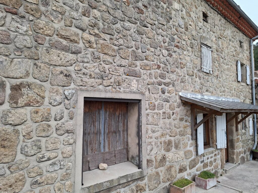 Maison et dépendances à GILHOC SUR ORMEZE