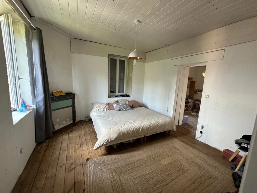 Maison offrant de nombreuses possibilités d&rsquo;aménagement à LAMASTRE