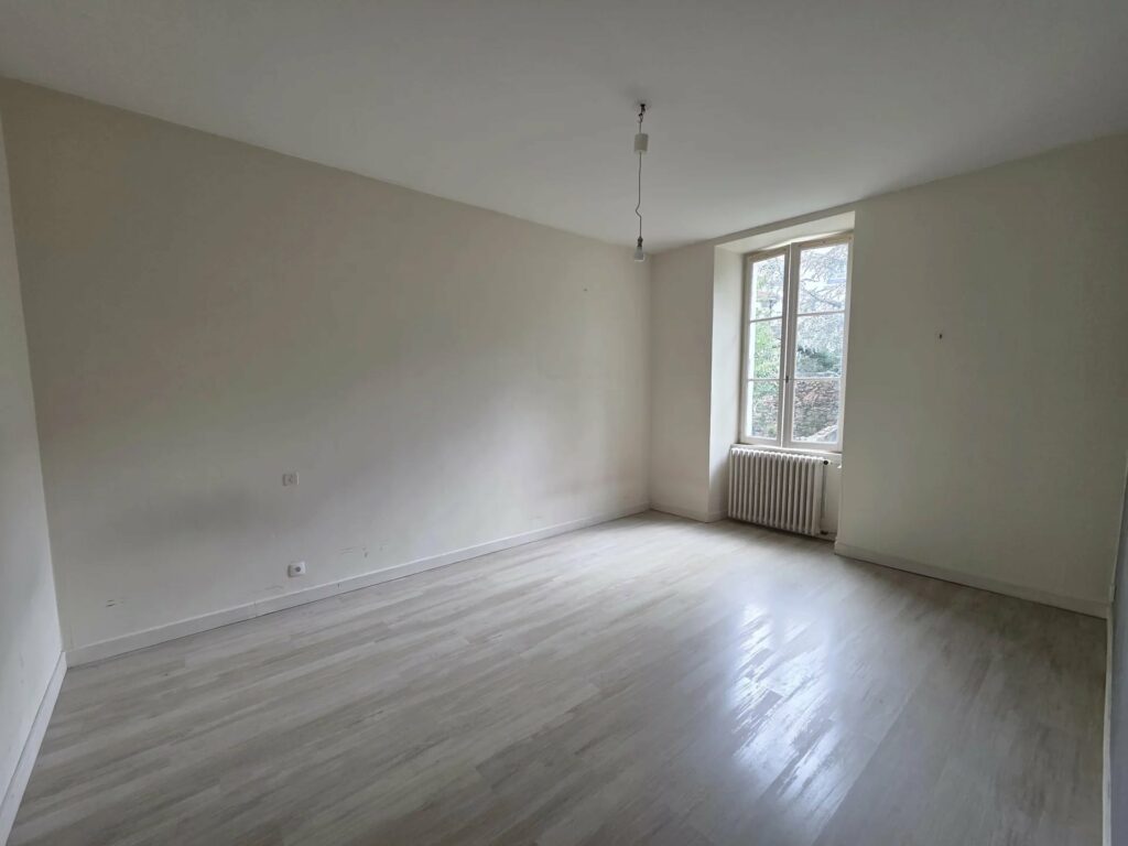 LAMASTRE – Grande maison – Jardin