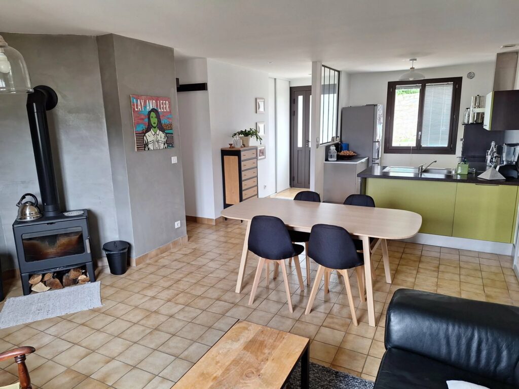 Maison de Plain-Pied avec Jardin à Désaignes