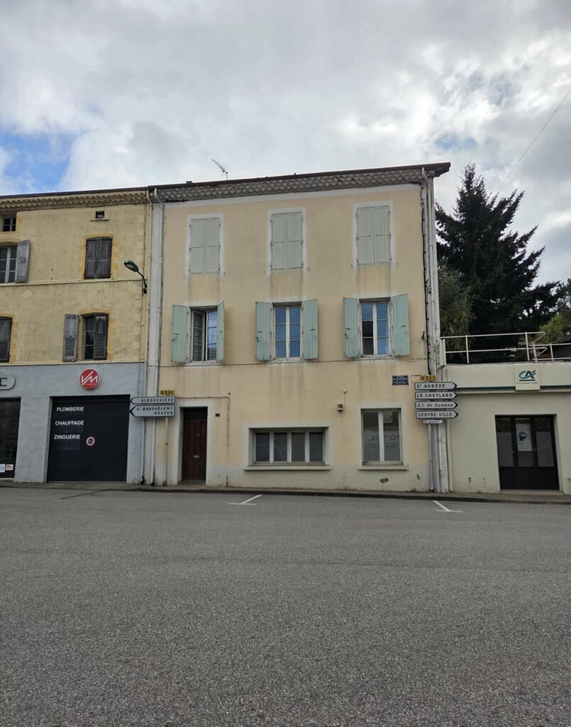 LAMASTRE – Grande maison – Jardin