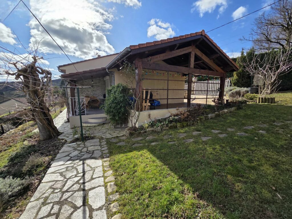 Maison de Plain-Pied avec Jardin à Désaignes