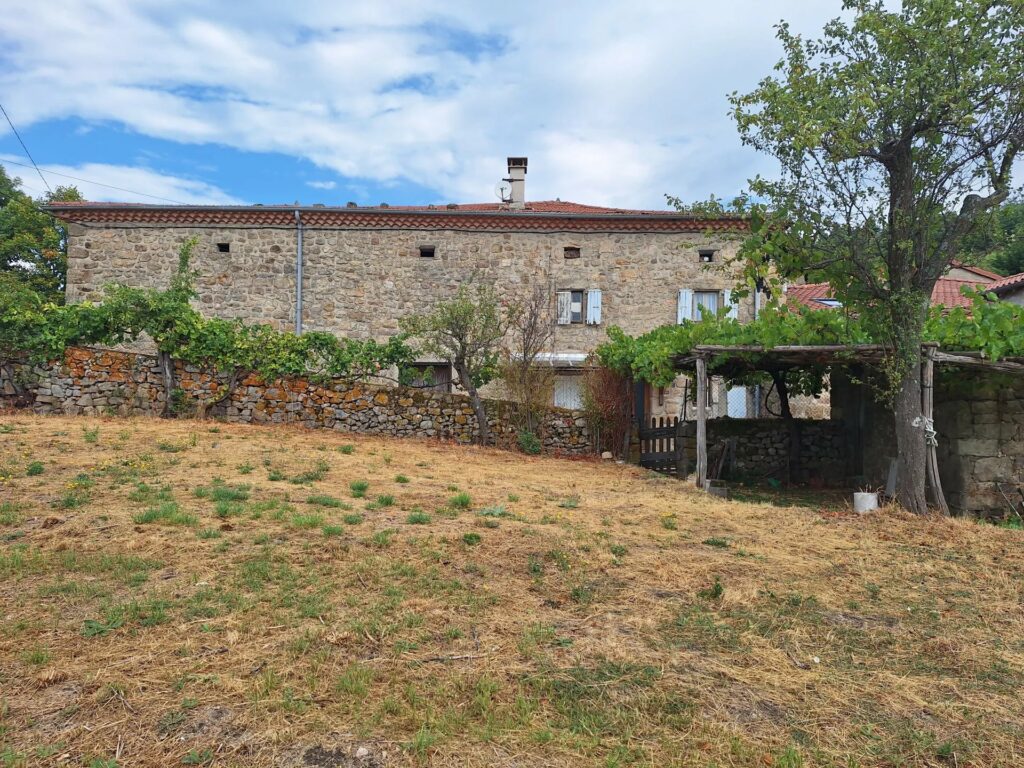 Maison et dépendances à GILHOC SUR ORMEZE
