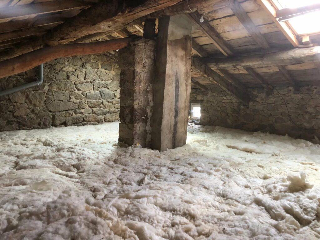 Maison en pierre à rénover avec ruine à réhabiliter