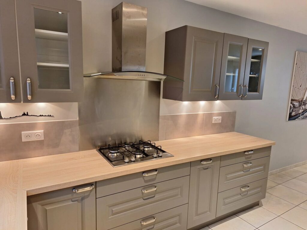 07 – Ardèche Verte – Lamastre – Maison de rue tout confort entièrement rénovée avec terrasse