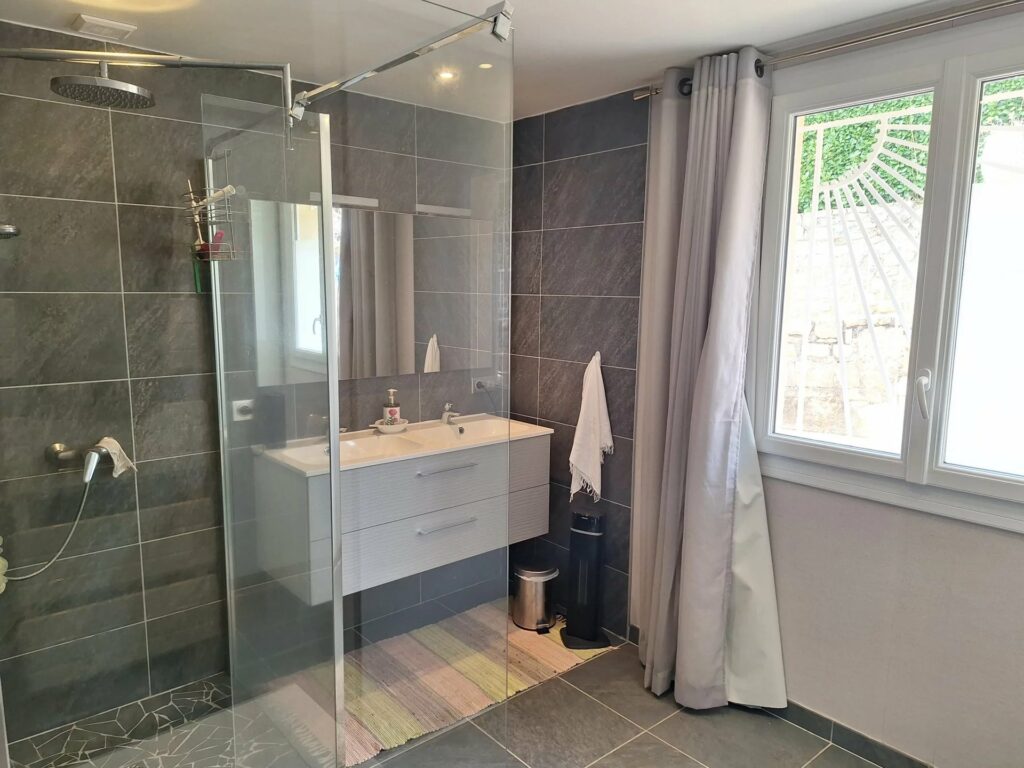 Maison de Plain-Pied avec Jardin à Désaignes