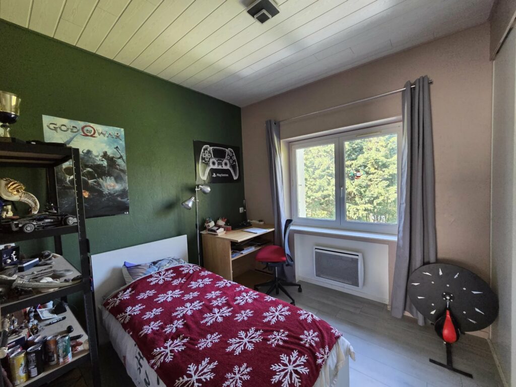 SAINT BASILE – Maison avec grand terrain