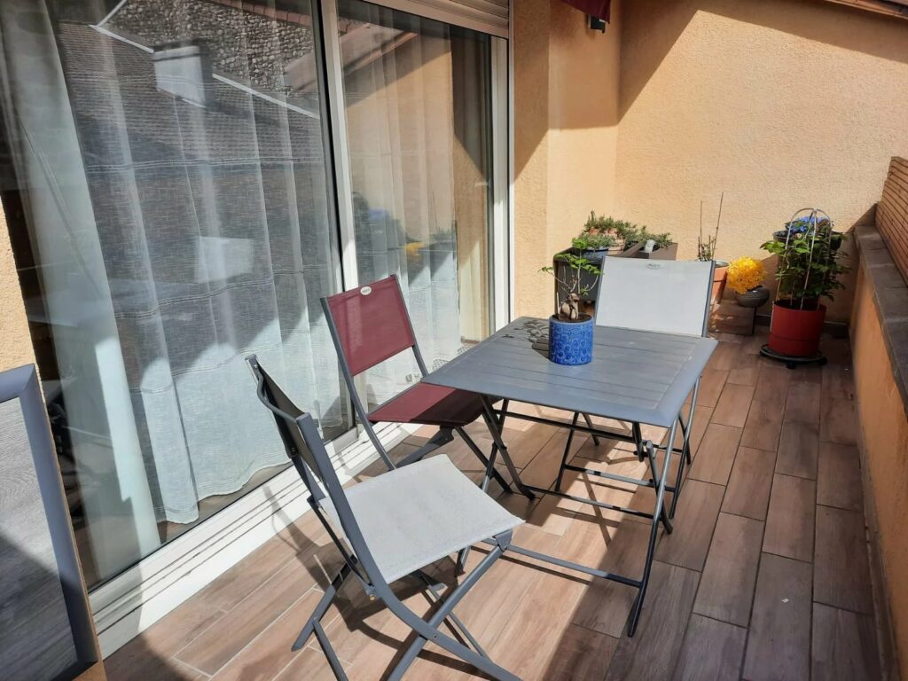 07 – Ardèche Verte – Lamastre – Maison de rue tout confort entièrement rénovée avec terrasse