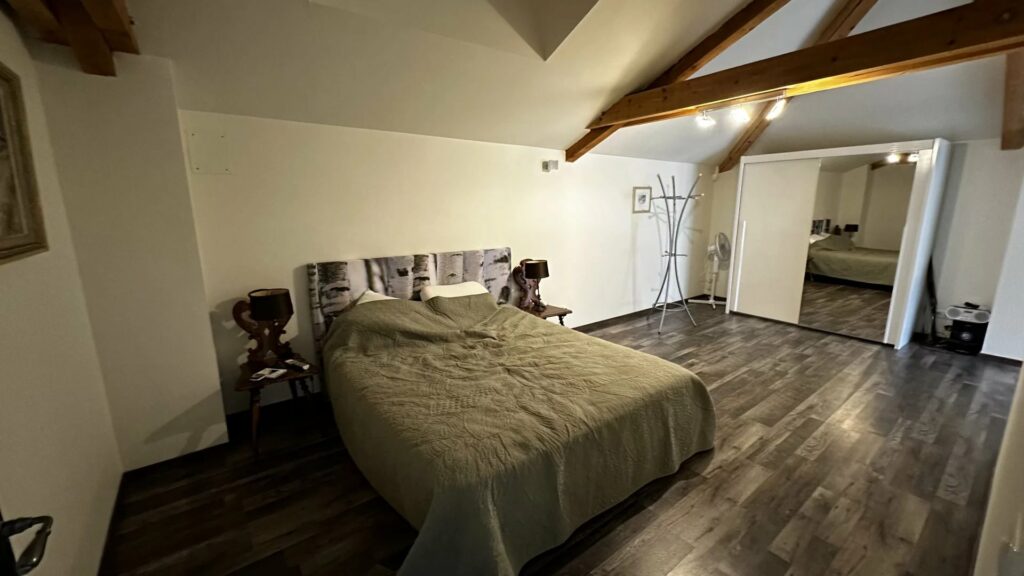 Propriété entièrement rénovée à DESAIGNES