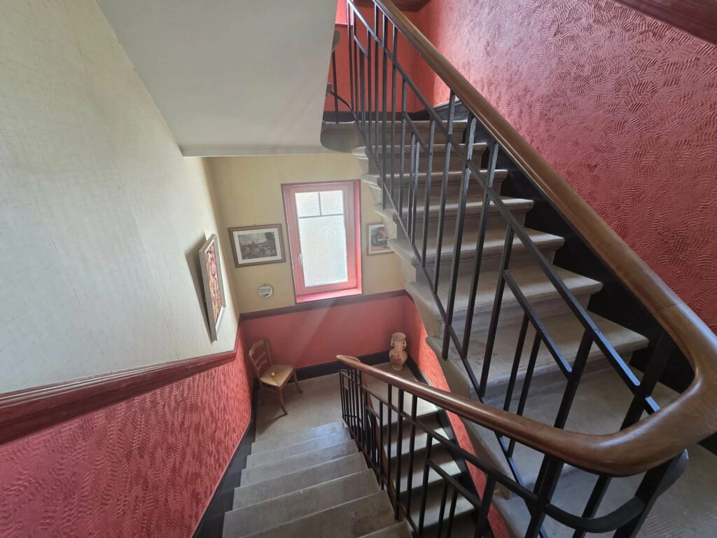 Maison de caractère en pierre  246 m²  Jardin  Centre de Lamastre à pied