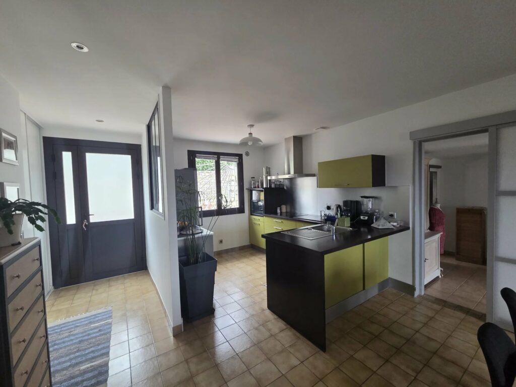 Maison de Plain-Pied avec Jardin à Désaignes