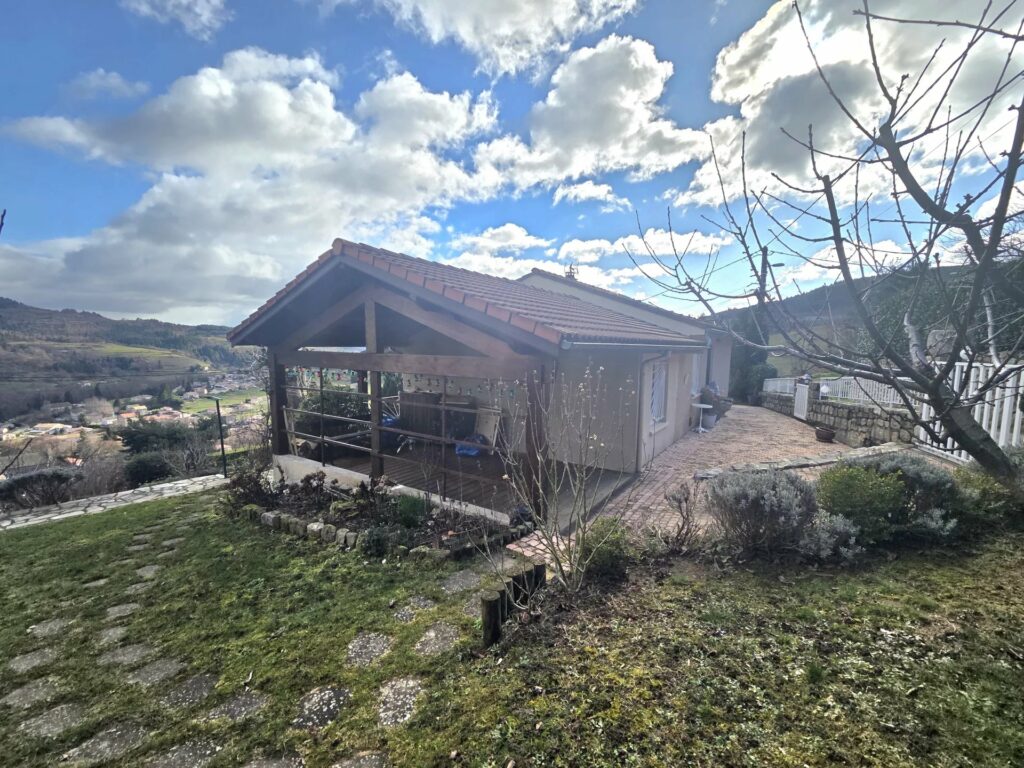 Maison de Plain-Pied avec Jardin à Désaignes