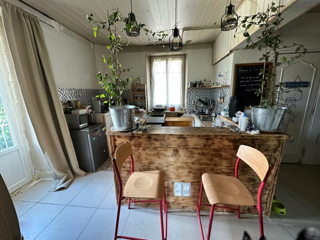 Maison offrant de nombreuses possibilités d&rsquo;aménagement à LAMASTRE