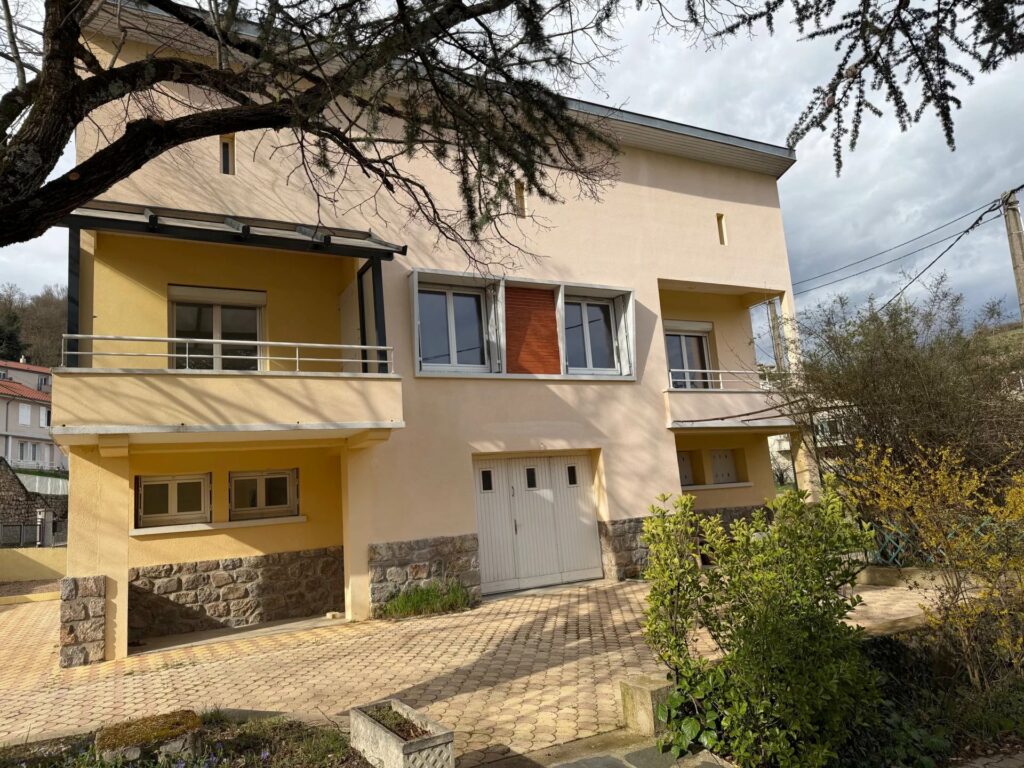 Maison lumineuse de 7 pièces à Lamastre