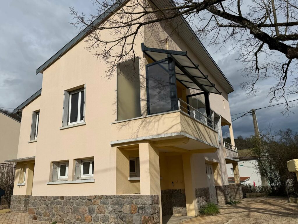 Maison lumineuse de 7 pièces à Lamastre