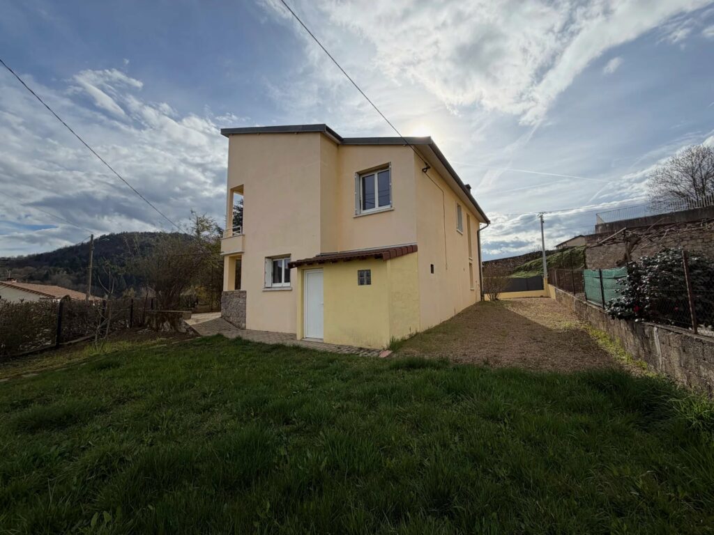 Maison lumineuse de 7 pièces à Lamastre