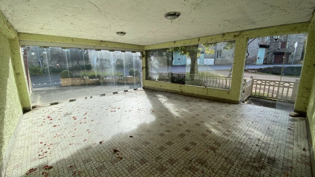 Immeuble Commercial et Résidentiel