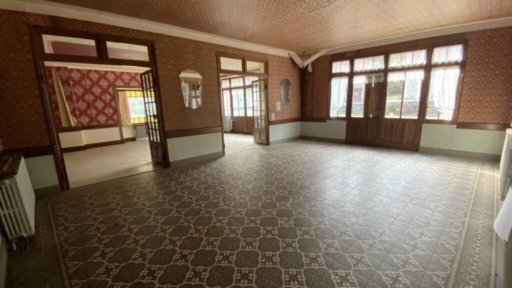 Immeuble Commercial et Résidentiel