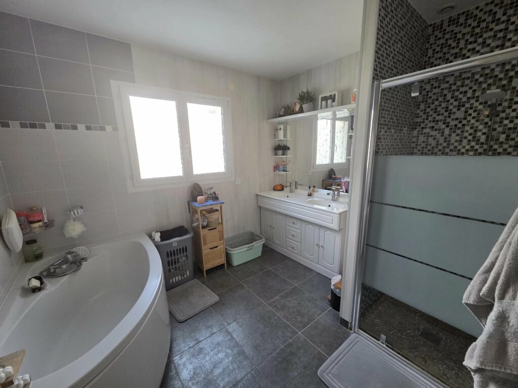 Villa de 2010 à Gilhoc-sur-Ormèze