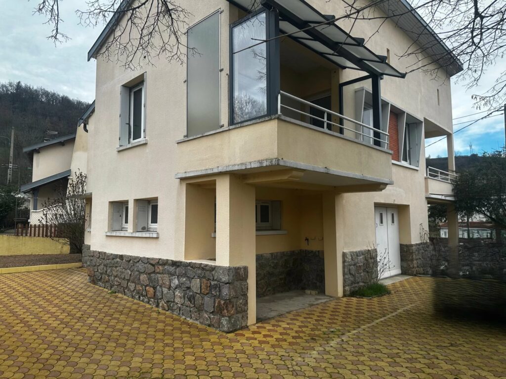 Maison lumineuse de 7 pièces à Lamastre