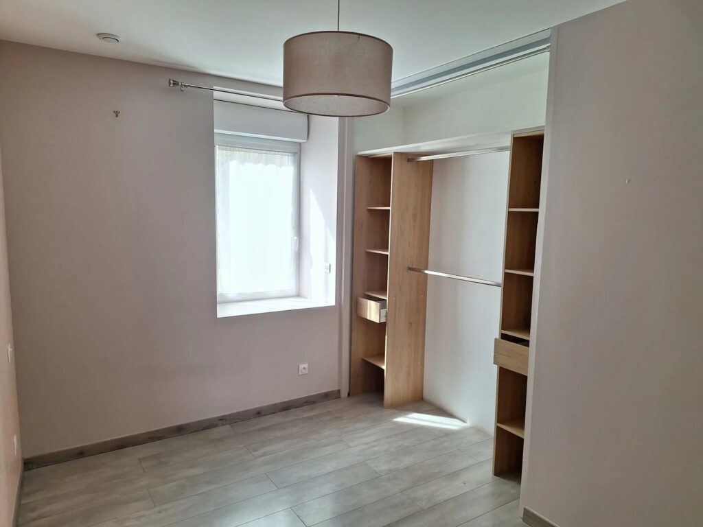 07 – Ardèche Verte – Lamastre – Maison de rue tout confort entièrement rénovée avec terrasse