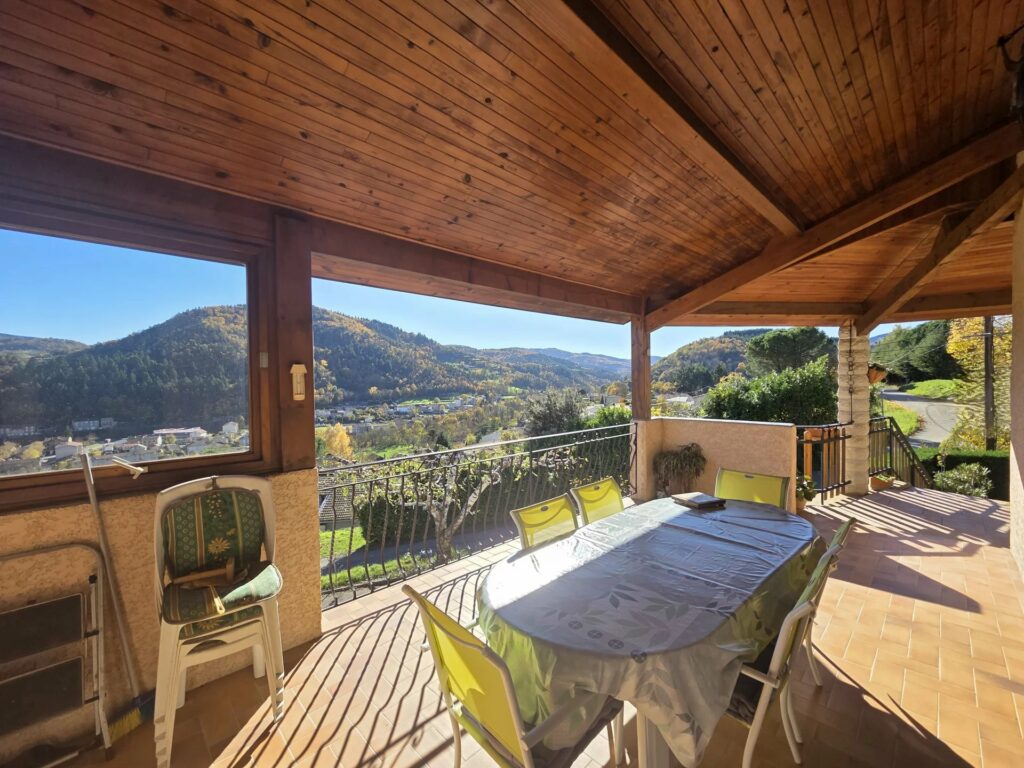 Maison de 129 m² à Lamastre 5 pièces avec vue