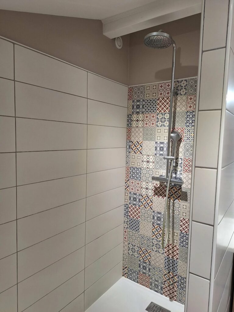 07 – Ardèche Verte – Lamastre – Maison de rue tout confort entièrement rénovée avec terrasse