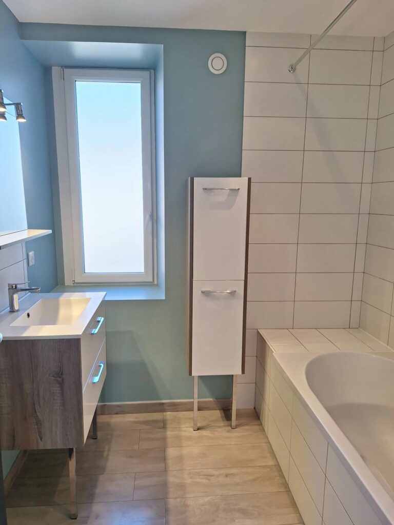 07 – Ardèche Verte – Lamastre – Maison de rue tout confort entièrement rénovée avec terrasse